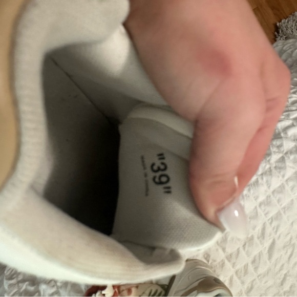 OFF WHITES size 39 - Picture 13 of 14